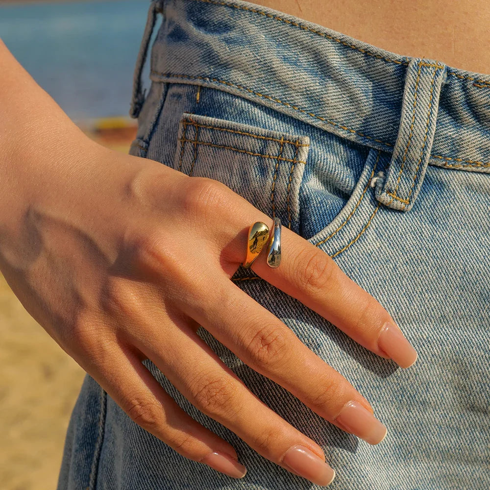 Bague Ajustable à Découpe Croisée